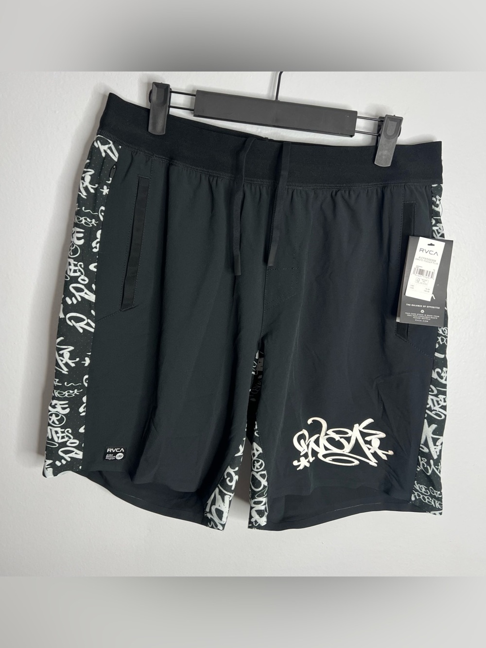 RVCA Dmote Yogger Plus Graffiti Shorts Mens Medium Black Artist Network Program